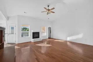 1265 Parkview Drive 