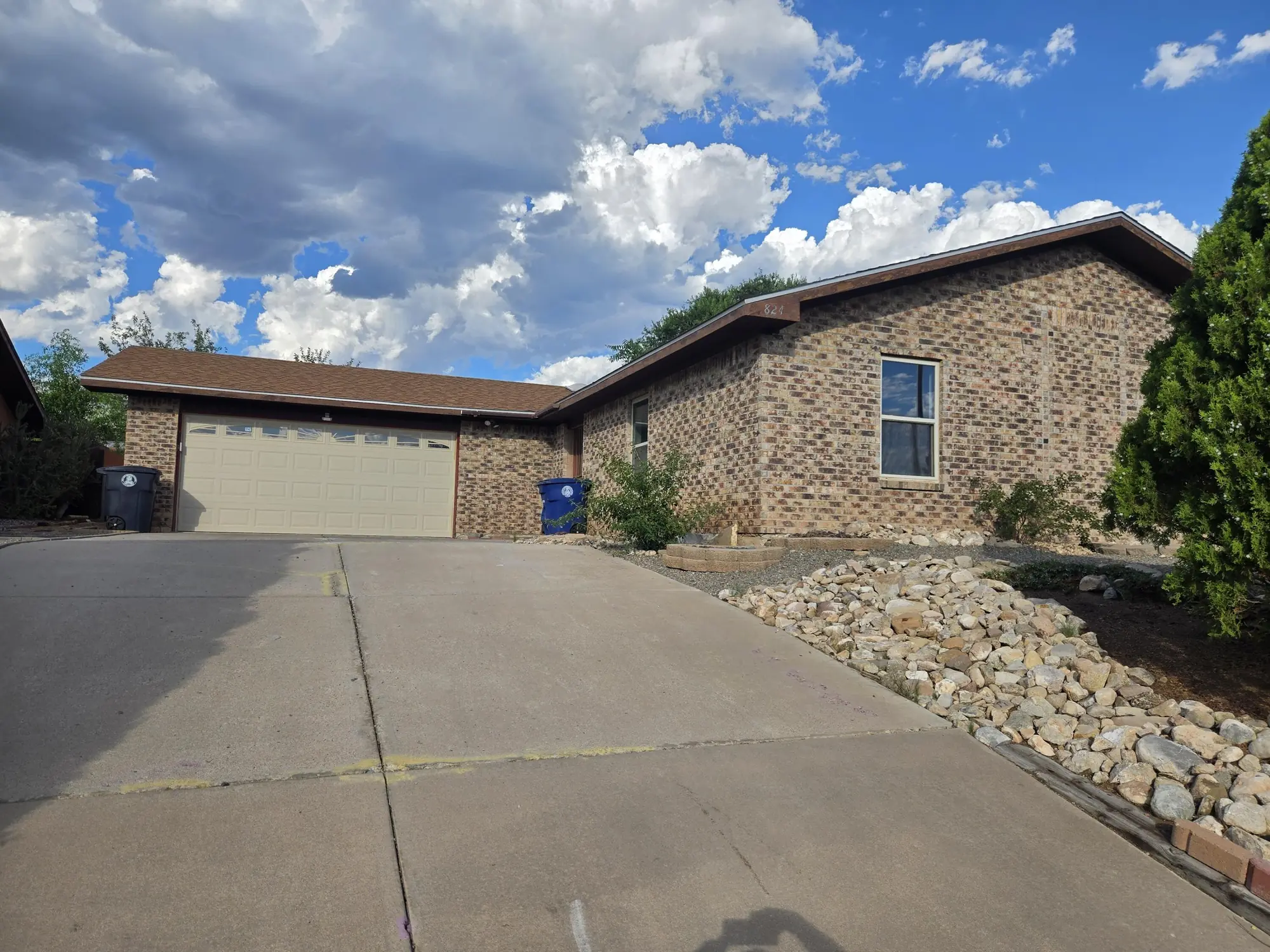 824 Landman Drive NE