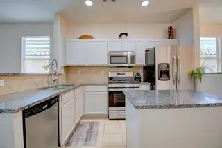 2227 Vista De Colinas Drive SE 