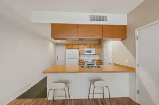 702 Broadway Boulevard SE APT 7 
