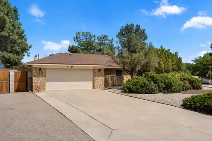 5208 Russell Drive NW, Albuquerque