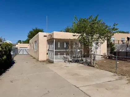 821 Ortiz Drive SE, Albuquerque