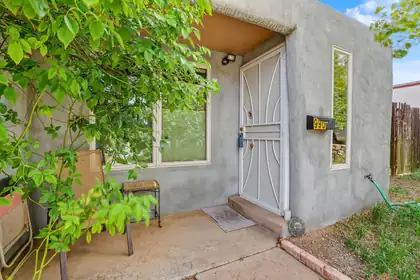 990 Calle Katarina, Santa Fe 