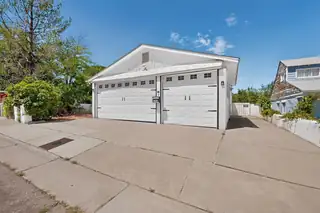 1805 Stanford Drive SE 