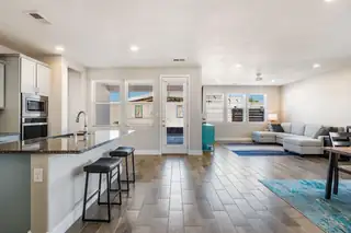 1914 Castle Peak Loop NE 