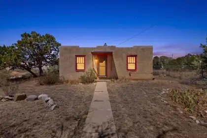 401 N Corbett Avenue, Mountainair