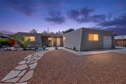 5809 Plaza Paseo Street NW, Albuquerque