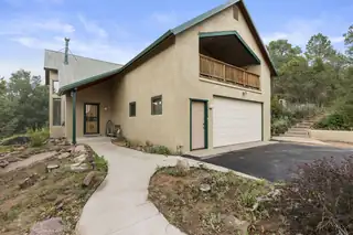 10 Howlin Wolf Trail 
