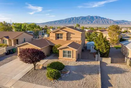 7106 Raleigh Hills Drive NE, Rio Rancho