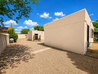 616 & 618 Mesilla Street SE 