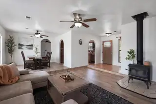 4980 Zirconia Drive NE 