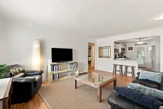 1605 Wilmoore Drive SE 