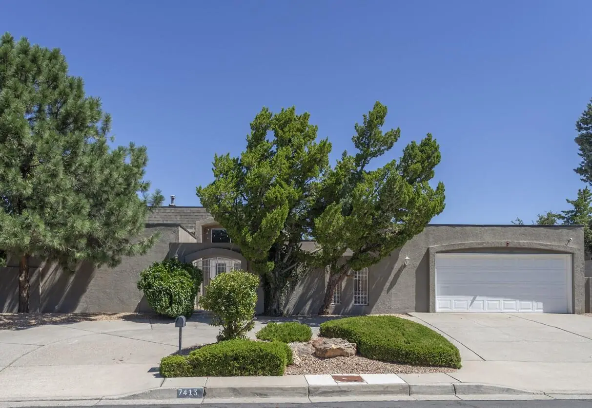 7413 El Morro Road NE