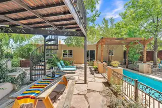 33 Garden Park Circle NW 