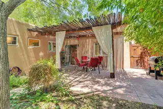 33 Garden Park Circle NW 