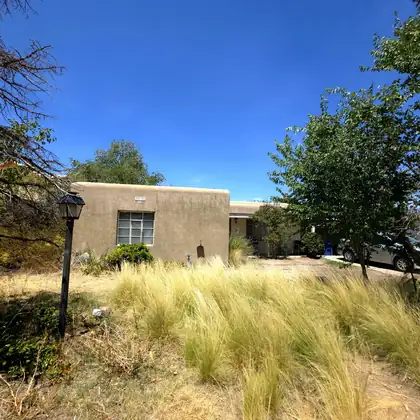 1013 La Poblana Road NW, Albuquerque