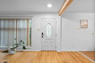 400 Sierra Drive SE 