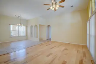 4921 Hayworth Hills Drive NE 