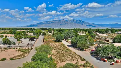125 Paseo Cesar Chavez, Corrales 