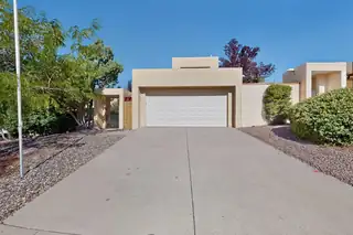 10401 Camino Del Oso NE 