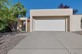 10401 Camino Del Oso NE 