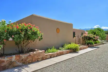 228 Los Manzanos Road, Corrales