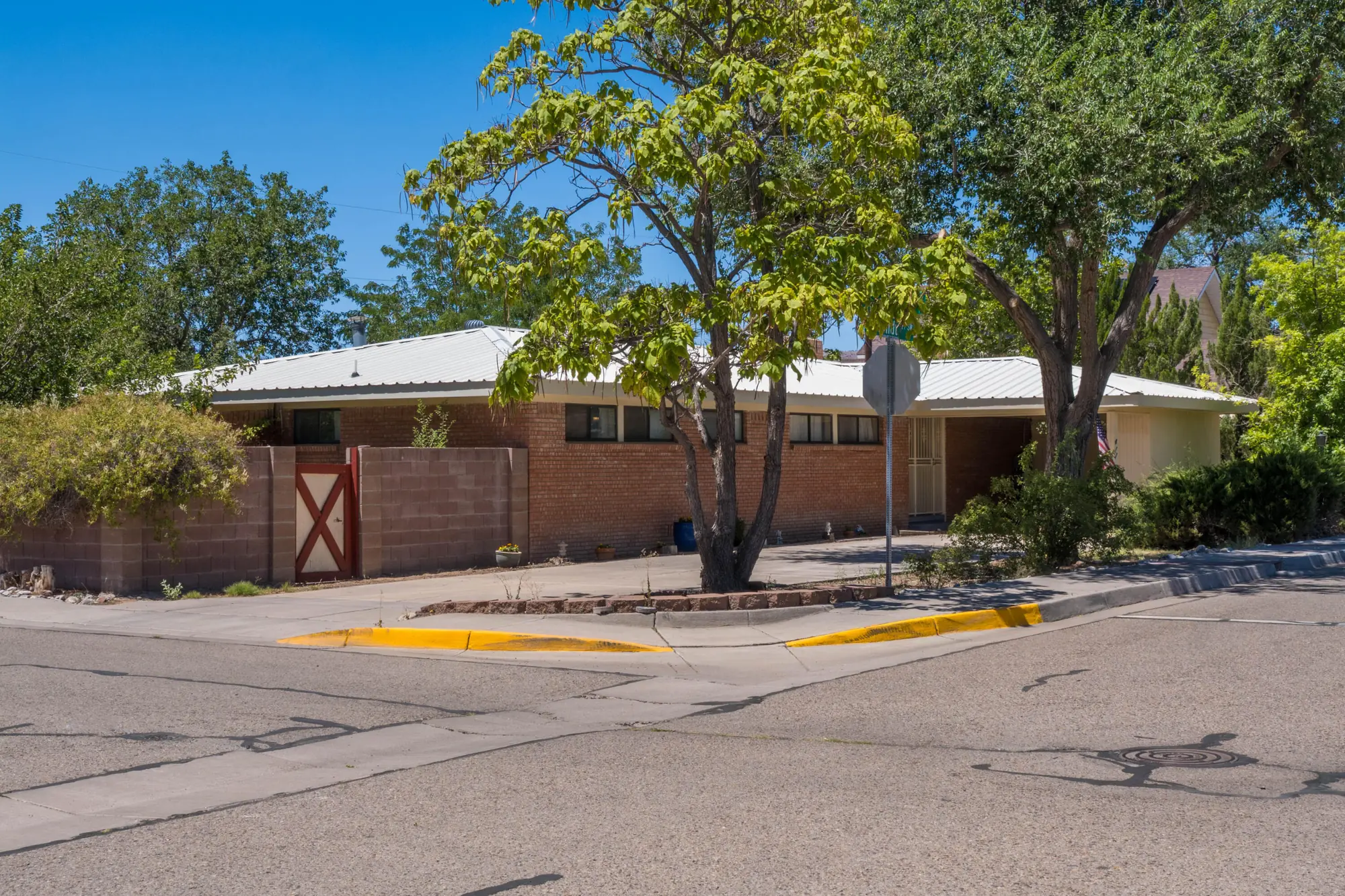411 Schmidt Place SW