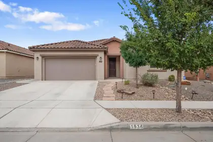 1936 Redondo Peak Drive NW, Albuquerque