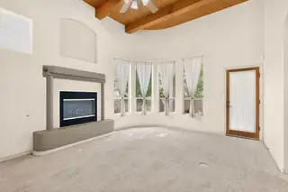 8201 Desert Shadow Way NE 