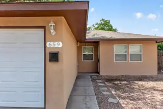 659 Los Lentes Road SE 