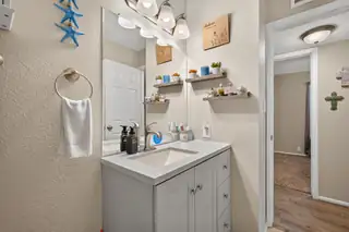 659 Los Lentes Road SE 