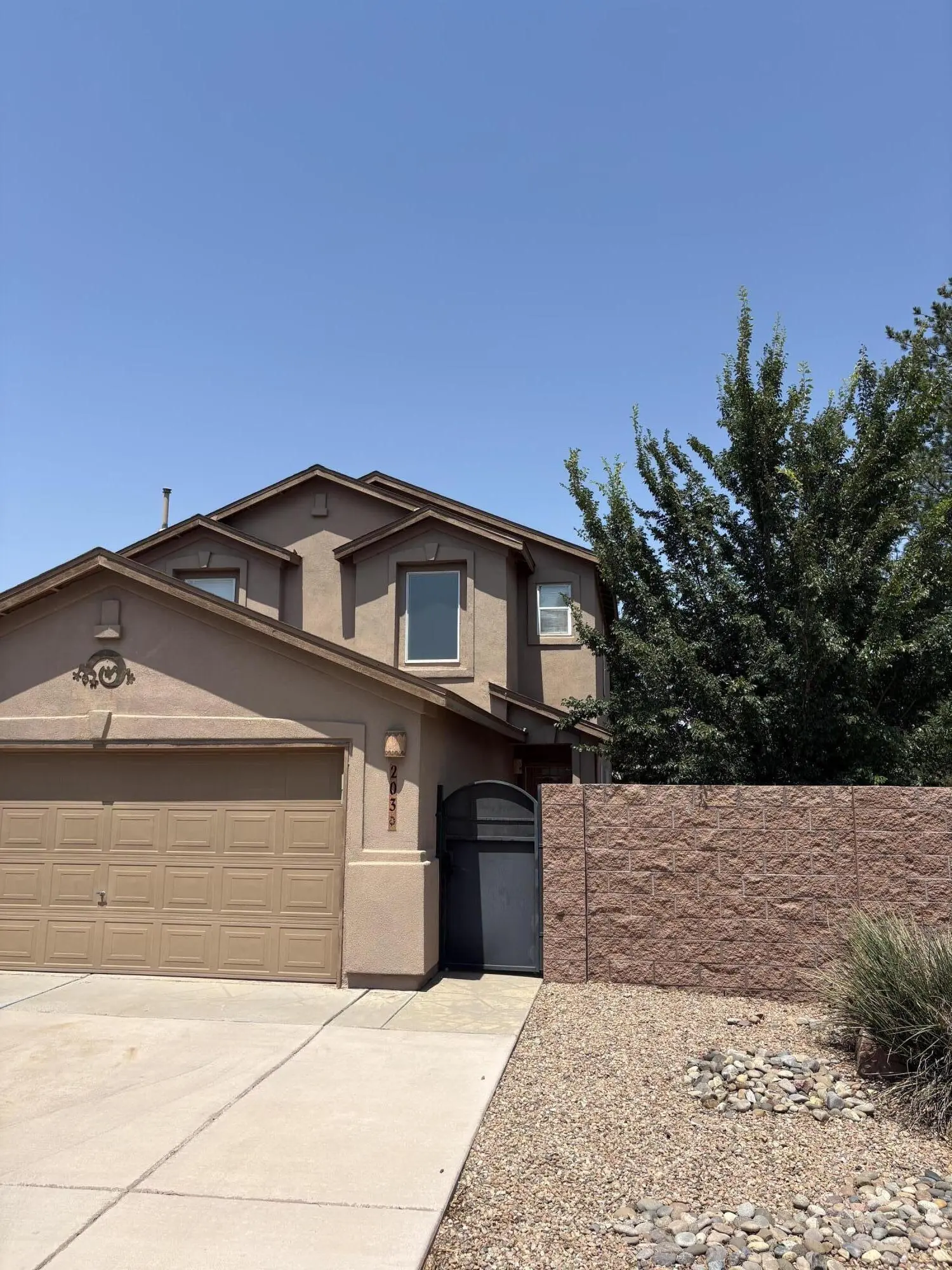 203 Derramadera Avenue NE