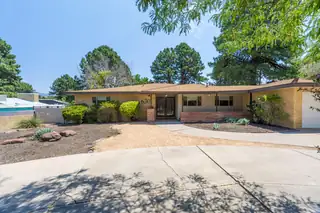 630 Sierra Drive SE 
