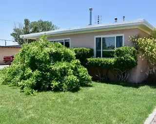 1805 Alvarado Drive NE 