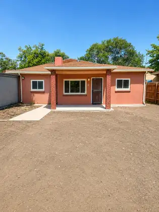 2005 Tapia Boulevard SW, Albuquerque