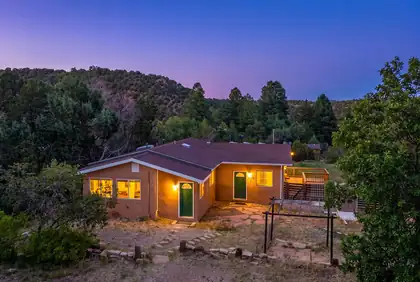2 Cooper Road, Cedar Crest 