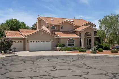 8900 Corona Avenue NE, Albuquerque