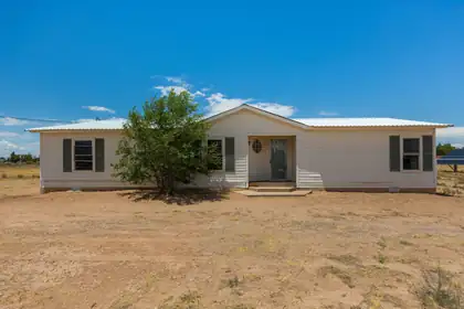 8 Diamondback Lane, Los Lunas