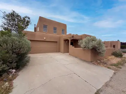 6605 Camino Rojo, Santa Fe