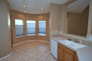 5809 Vulcan Vista Drive NE 