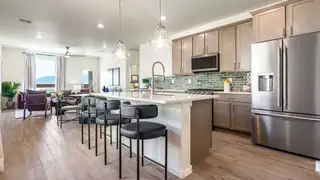 2461 Eglisfield Loop NE 