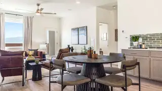 2461 Eglisfield Loop NE 