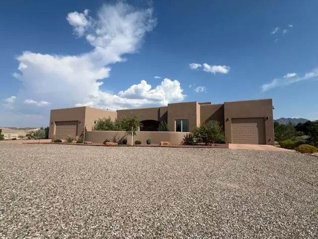 22 Mimbres Court