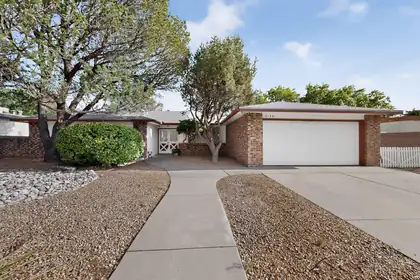 8130 Avenida La Prestina NE, Albuquerque