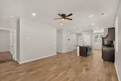 4113 Skyline Loop NE 