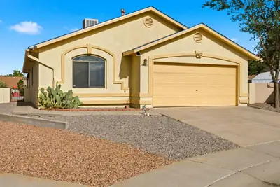 10405 Sky Trail Court NW, Albuquerque