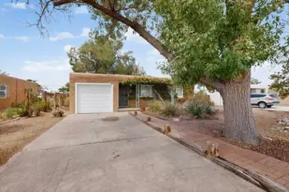 705 Palomas Drive SE, Albuquerque