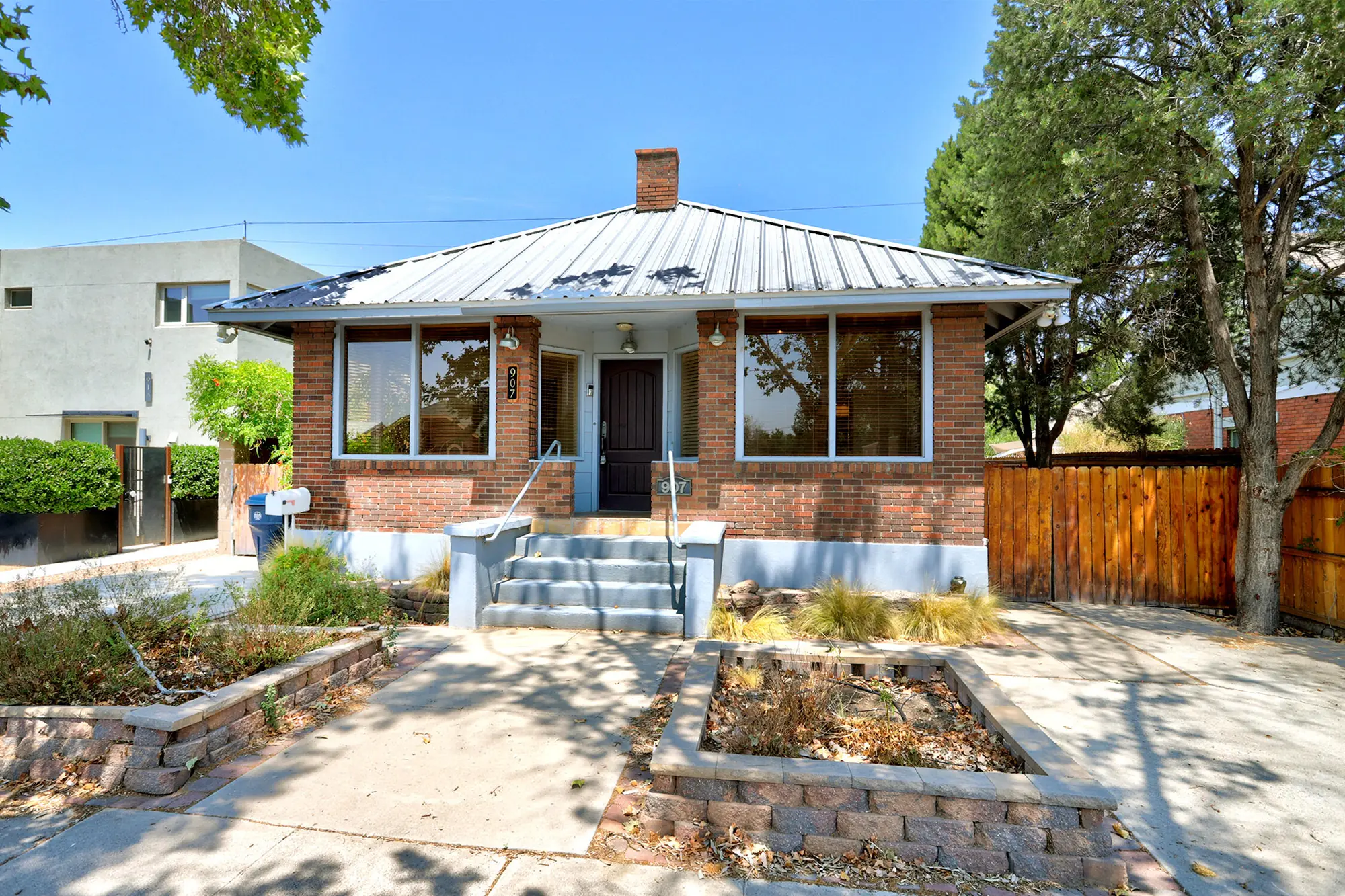 907 Silver Avenue SW