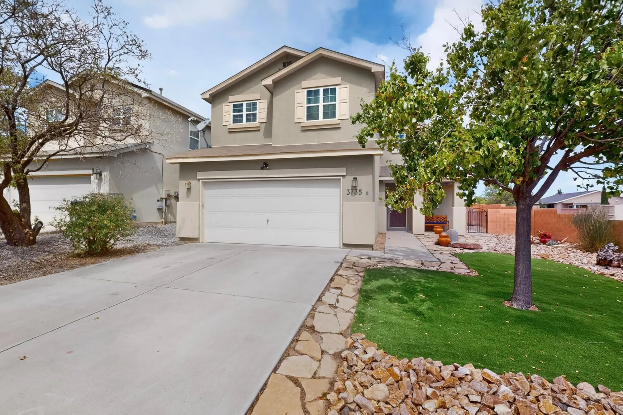 3735 Buckskin Loop NE