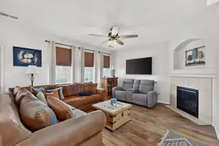 3735 Buckskin Loop NE 